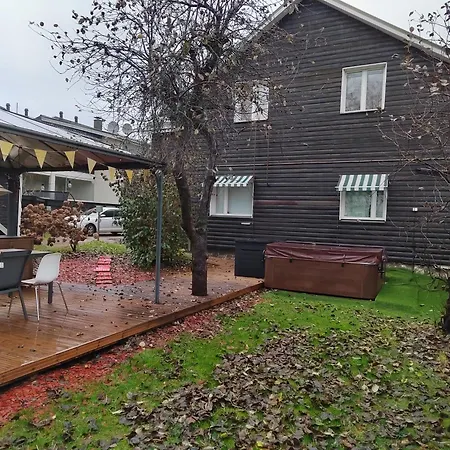 Quiet Private In Shared - Yksityinen Rauhallinen Huone Kodissa- 15min To * הלסינקי