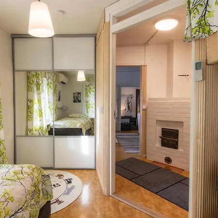 Quiet Private In Shared - Yksityinen Rauhallinen Huone Kodissa- 15min To